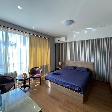 Apartment In Yerevan City Center Republic Square Self Check-In Exteriör bild
