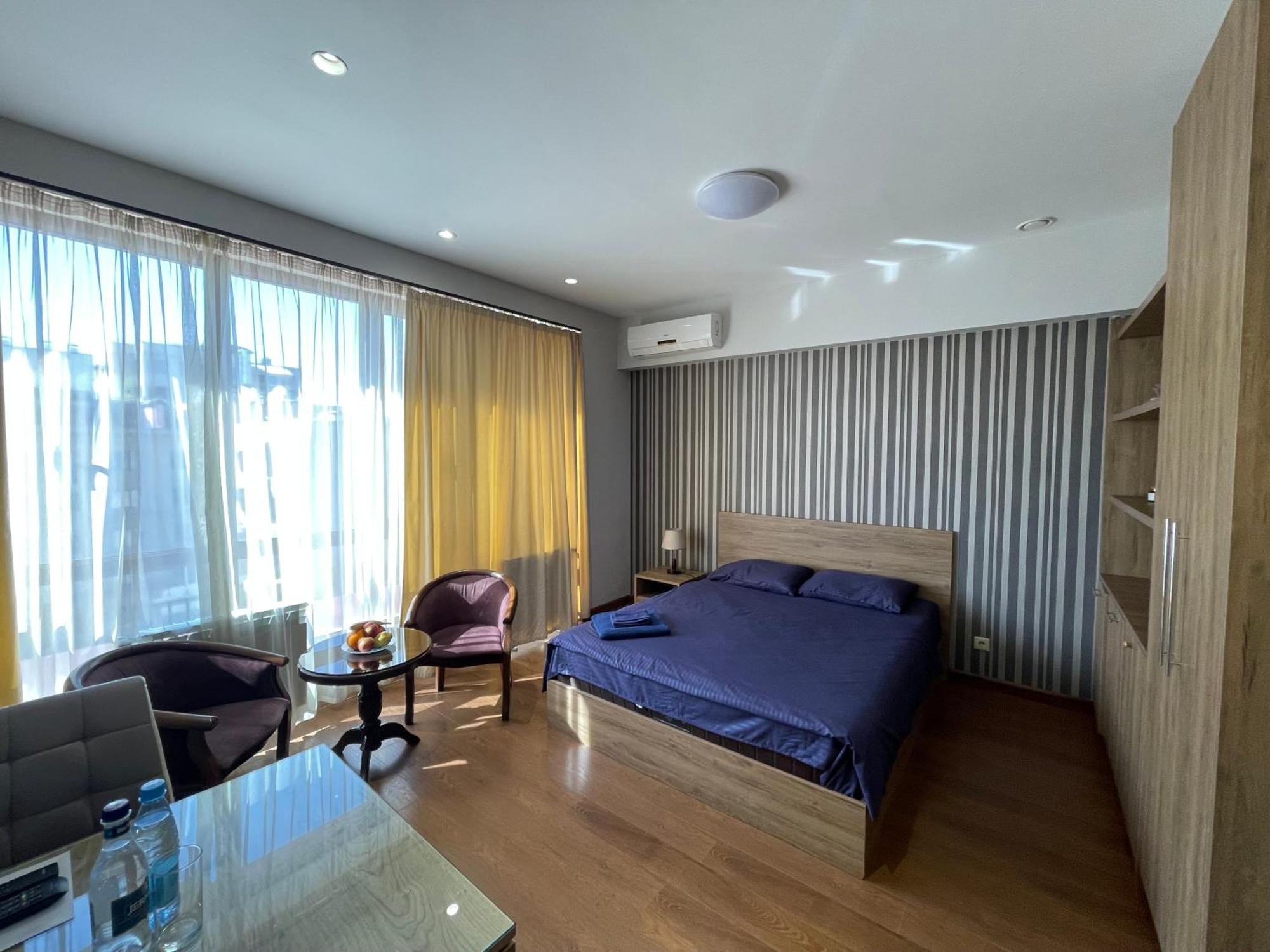 Apartment In Yerevan City Center Republic Square Self Check-In Exteriör bild